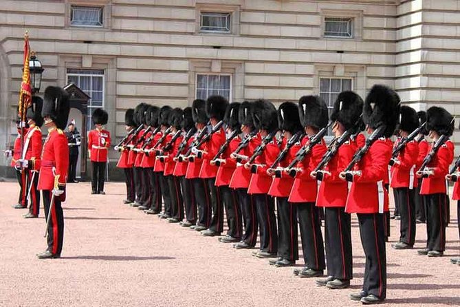 London's Palaces & Parliament Tour (See Over 20+ London Top Sights) - Buckingham Palace and the Changing of the Guard