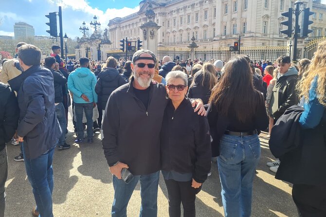 London Sightseeing Private Black Cab Tour with Hotel Pick Up - The London Eye and the final river view