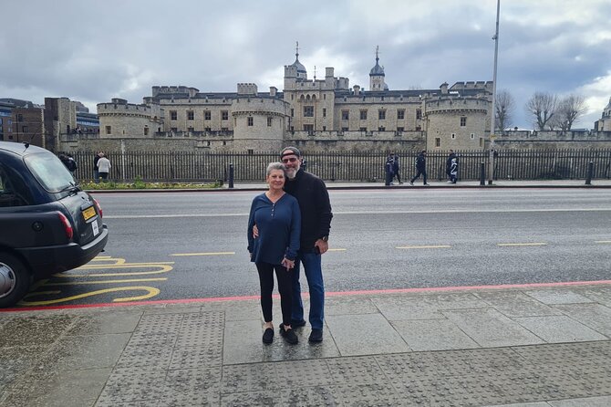 London Sightseeing Private Black Cab Tour with Hotel Pick Up - The guides make the difference