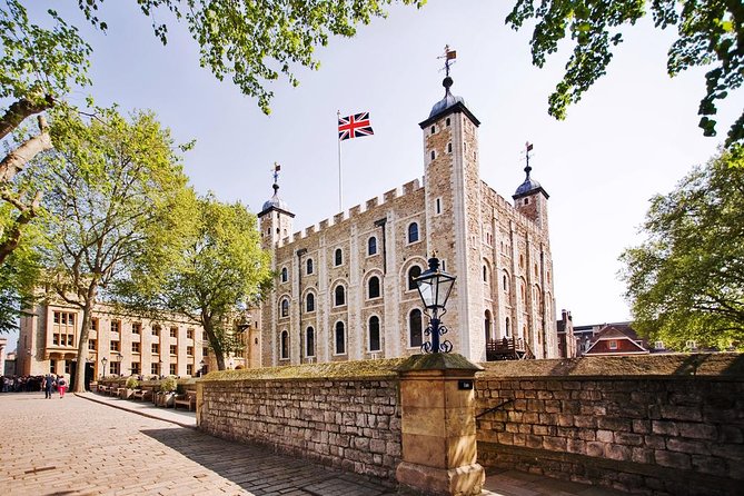 London Sightseeing Tour: Guard Change with Tower of London Option - What the price means at $95.29