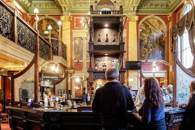 London Small Group Tour of Historical Pubs - Why this pub walk works better than a standard crawl
