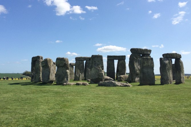 London to Southampton Cruise Port Including Stonehenge - Hotel pickup in central London