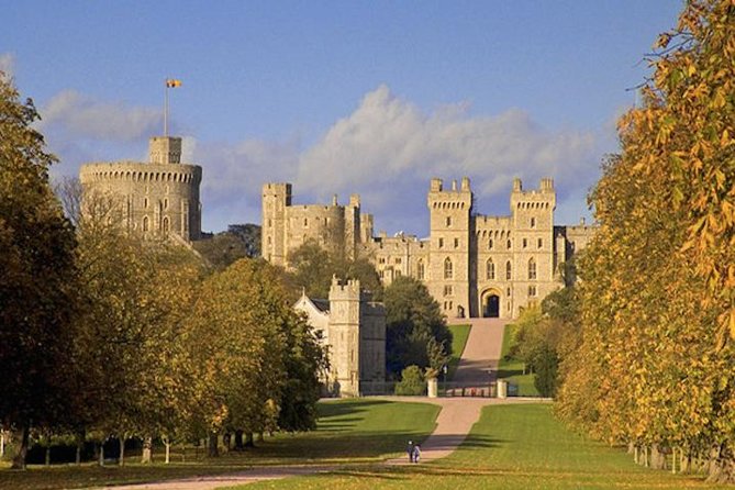 London to Southampton Cruise Port Via Windsor Castle - Entering Windsor Castle with two hours to use