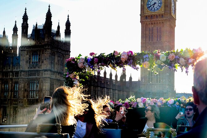 London Tootbus Bar Bus Sunset Tour with Drinks - The bus atmosphere and onboard service