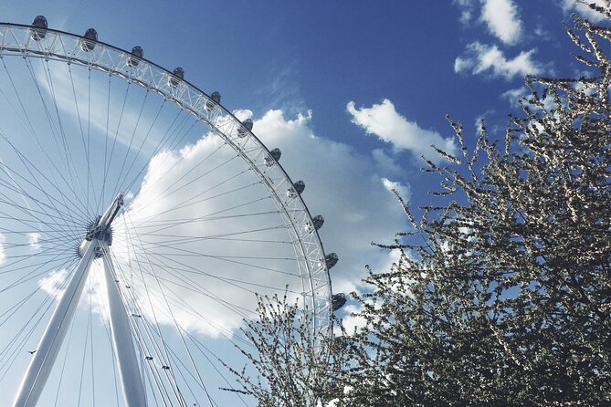 London Tootbus Kids Tour with Bespoke Live Guided Commentary - Piccadilly Circus and Downing Street