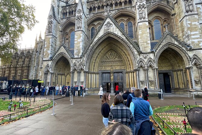 London Tour: Changing of the Guard, Westminster Abbey & Tower - Westminster Abbey, coronations, and royal memory