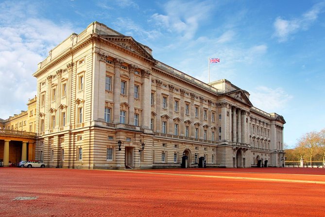 London Vintage Bus Tour Including River Thames Cruise with Optional Lunch - Trafalgar Square and St. Paul’s Cathedral from the bus