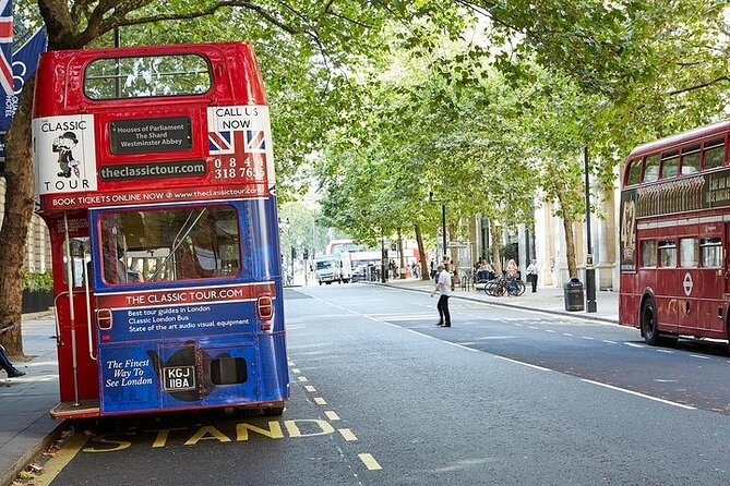London Vintage Bus Tour: Live Comedy Sightseeing Show - The Tower of London and Tower Bridge