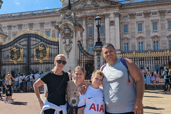 LONDON Westminster Private Walking Tour fully flexible - Trafalgar Square, Piccadilly, and the West End