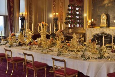 London, Windsor Castle, Hampton Court Palace with Free Snack Pack