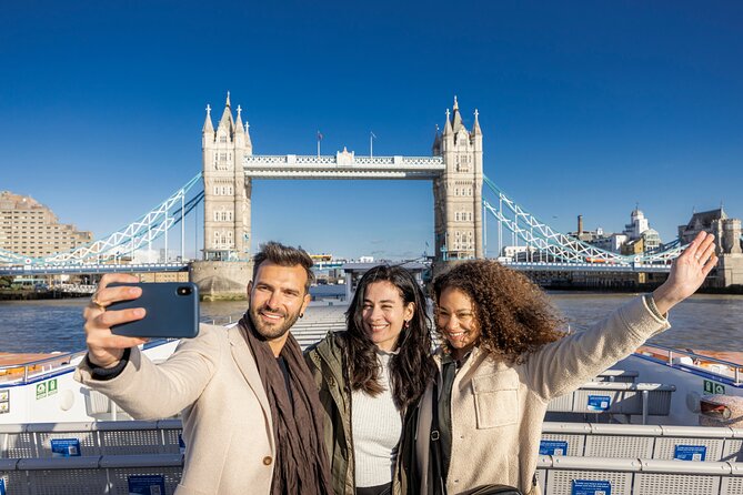 Lunch River Cruise on the Thames with 2-Course Meal - Commentary and the best place to sit