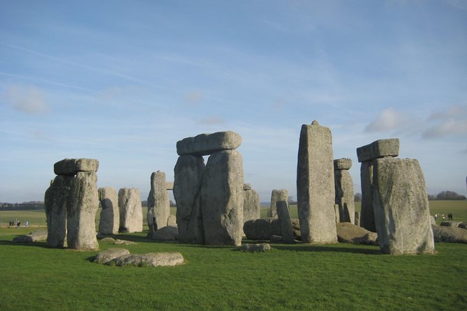 Luxury Private Vehicle Day Hire from & to London via Stonehenge & Windsor Castle - Who should book this day trip