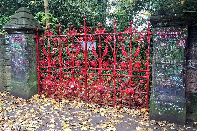 Magical Liverpool Beatles Tour - Ending beside the Beatles statues
