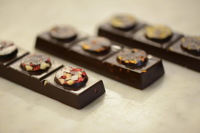 Make Your own Amazing Chocolate in Notting Hill - Making three custom bars by hand