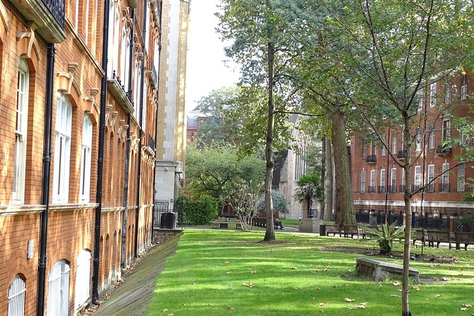 Mayfair, London's famous aristocratic village - Exclusive, Private Walking Tour - Burlington Arcade and a private shopping street