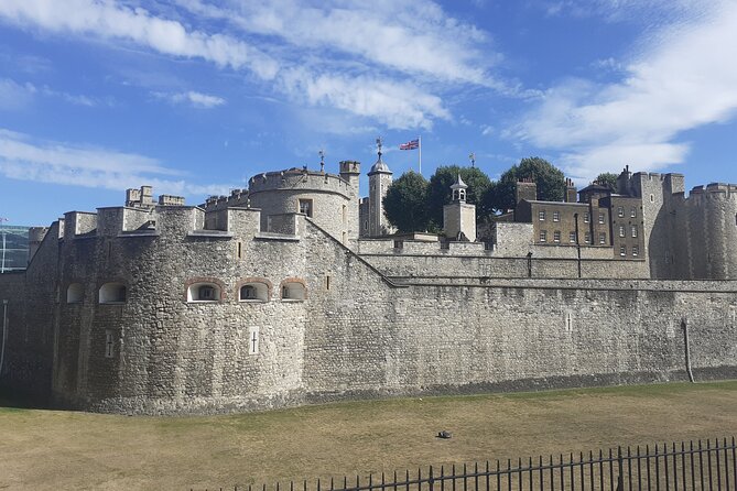 Medieval History Walking Tour from The Tower of London - Borough Market beneath the railway arches