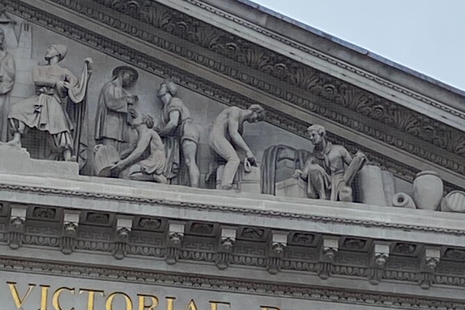 Money and Power in the City Sightseeing Tour - The modern Stock Exchange beneath St Paul’s