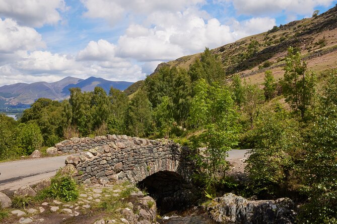 Mountain Goat Full Day Tour: Ten Lakes from Oxenholme - Reservoir views keep the route varied