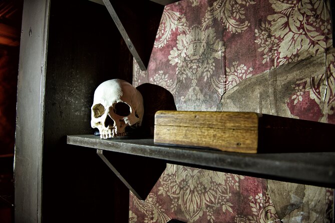 moviESCAPE Stockport Haunted House II Demon's Curse Escape Room - How the dark-room format changes the game