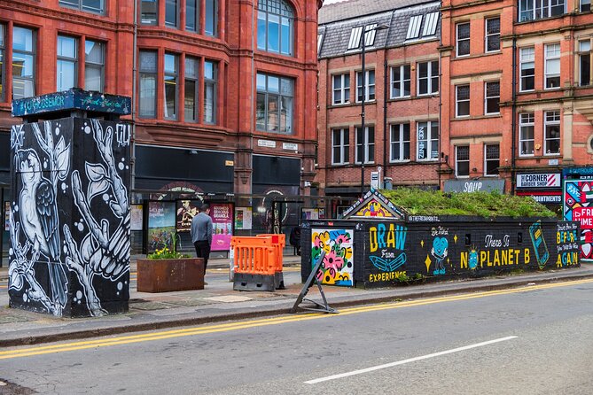 Murder Detective Self-Guided Tour in Manchester - Manchester Art Gallery and the city’s grand libraries