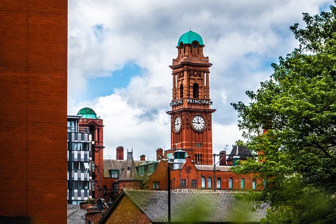 Musical MADchester Quest Experience in Manchester - Pubs, old clubs, and a practical pause