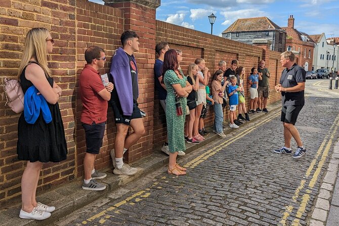 Old Portsmouth Historical Walking Tour - an infernal den of Diabolical Demons - Medieval Portsmouth and the chapel linked to Thomas Becket