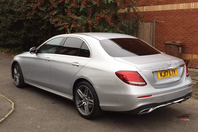 One Way Taxi Transfer from Gatwick Airport to London - The 120 to 150 minute ride into London