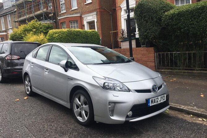 One Way Taxi Transfer from London to Gatwick Airport - Who should book this transfer?