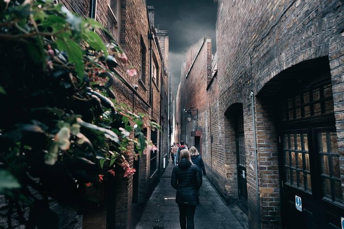 Original Harry Potter Locations Tour - Guided Tour of London - The short Underground ride and the optional Thames cruise