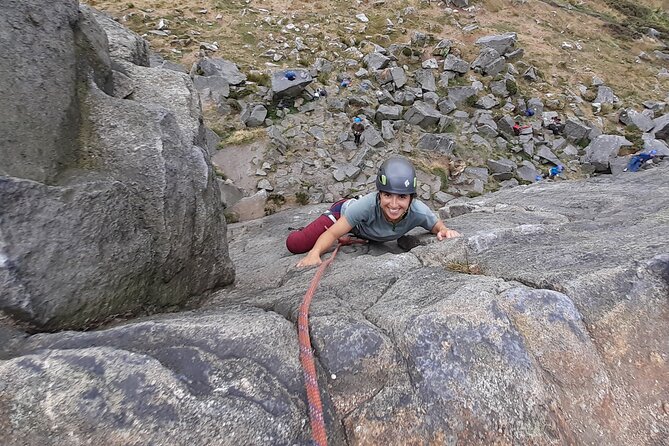Outdoor Rock Climbing Taster Day in Peak District - From the centre to Peak District rock