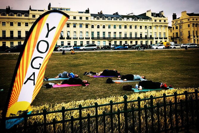Outdoor Yoga Class at Brighton's Sea front - Finding the group without wasting your morning