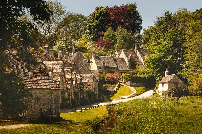 Oxford and Traditional Cotswolds Villages Small-Group Day Tour from London - The driver-guide makes a big difference