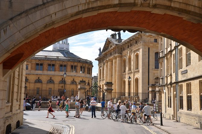 Oxford Bike Tour with Student Guide - The university buildings and Oxford’s best-known views