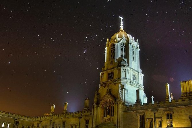 Oxford PRIVATE Pub and City Evening Walking Tour - How the private format changes the evening