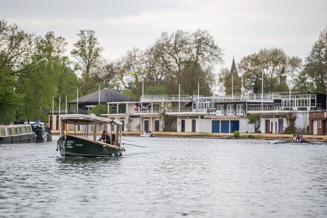 Oxford Sightseeing River Cruise Along The University Regatta Course - Along the Thames and the regatta course