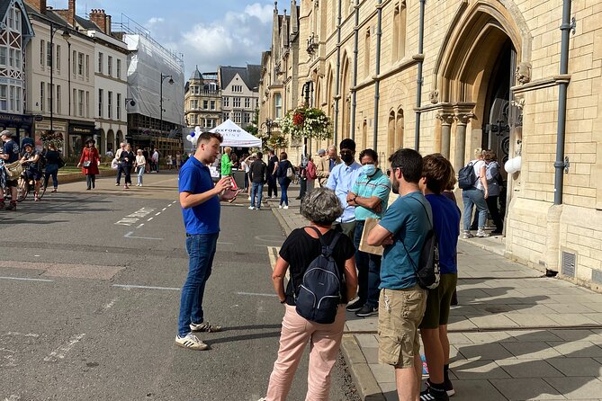 Oxford University Walking & Punting Tour by Alumni™ & New College - The Sheldonian Theatre and Divinity School