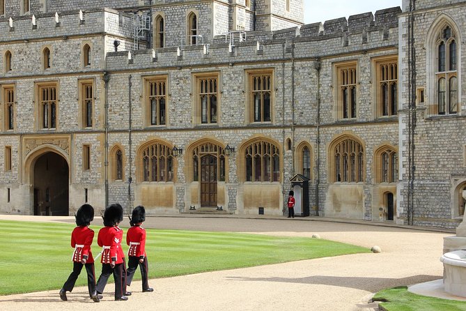 Oxford, Windsor and Eton - Day Tour from Brighton - Windsor: royal history with limited time