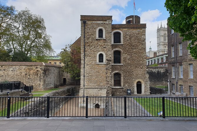 Palaces, Parliament & Power: A Walking Tour of London's Royal City - Churchill’s wartime rooms and St. James’s Park