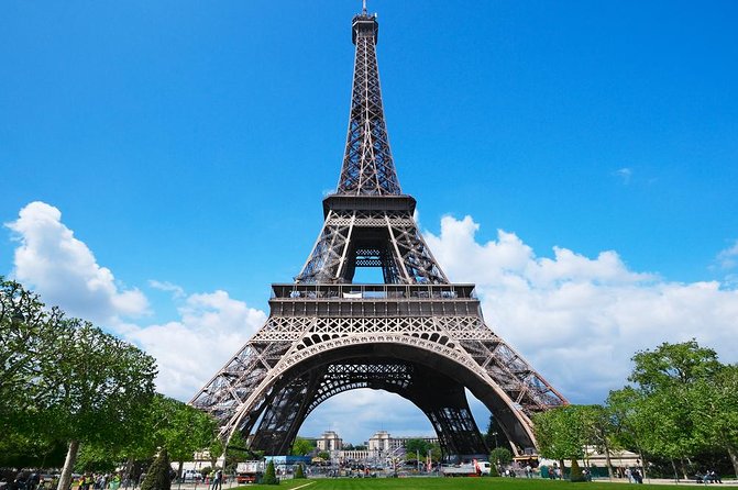 Paris by Rail with Sightseeing Bus and River Cruise - Montmartre and Sacré-Cœur at day’s end