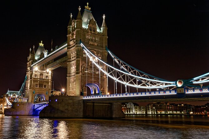 Postcard London - The Tower of London: 40 minutes of royal power and dark stories