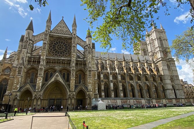 Priority Access Tour of Westminster Abbey with London Eye option - What priority access is really worth