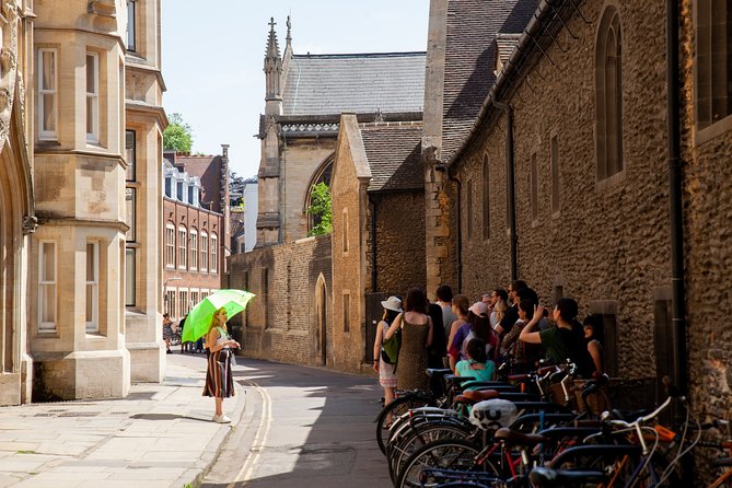Private 2-Hour Cambridge Walking Tour With University Alumni Guide - Senate House, St. John’s, and the university at work