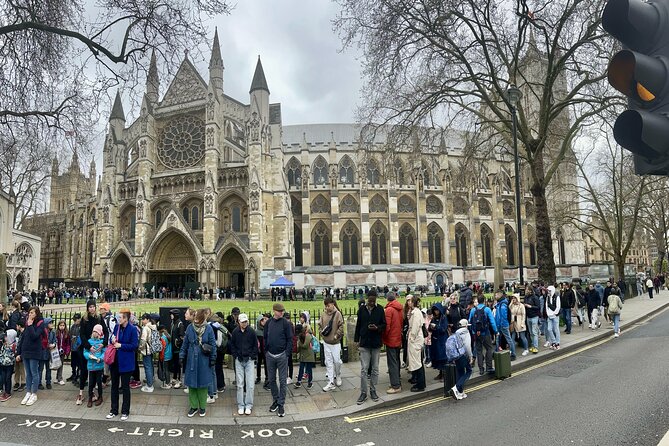 Private 5-Hour London Tour with Pickup – Explore Iconic Landmarks - Covent Garden, Piccadilly Circus, and Trafalgar Square