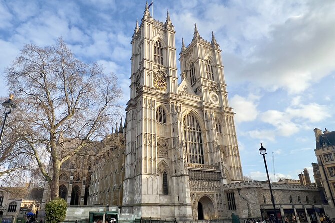 Private 5-Hour London Tour with Pickup – Explore Iconic Landmarks - St. Paul’s Cathedral and the westbound drive