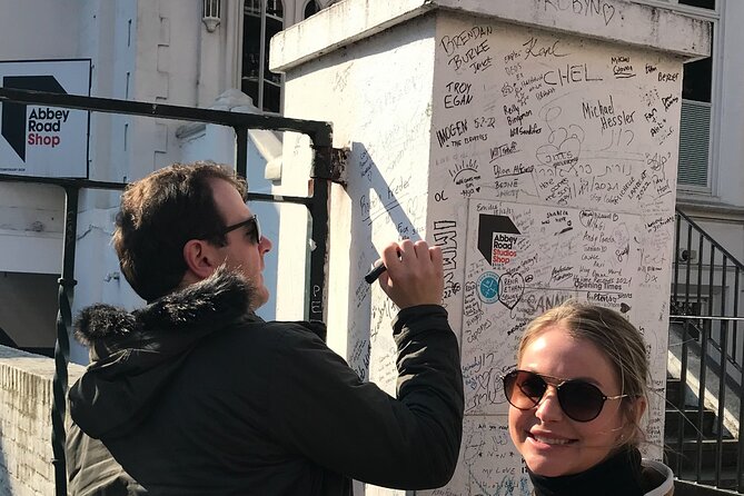 Private Beatles and London Rock Tour in Electric Taxi - The taxi makes a London music tour easier
