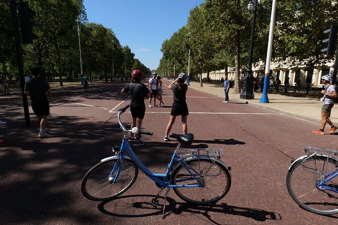 Private Bike or eBike Gold Classic Tour London - From Kennington Road to Big Ben and Parliament