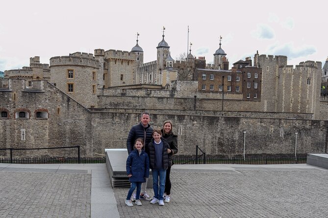 Private Classic London Taxi Tour - The Monument, London Bridge, and the city’s oldest stories