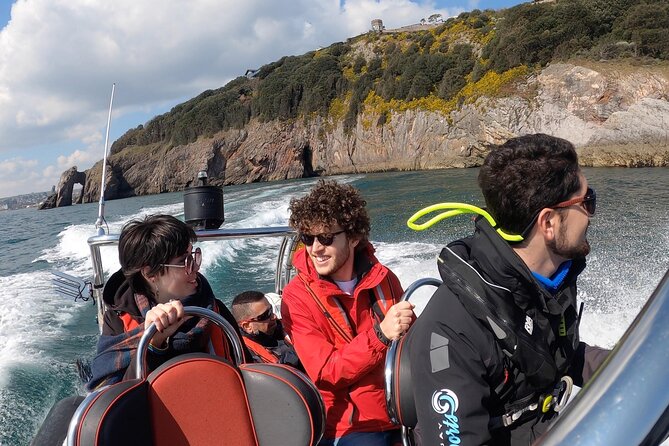 Private Coastal Boat Tour in Torquay - What the $193.23 group price really means