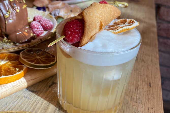 Private Cocktail Making Class in Manchester - Why the private format matters