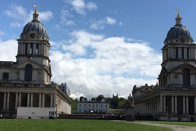 Private Custom Walking Tour: Half Day Sightseeing Tour of London - Trafalgar Square, Piccadilly Circus, and theatreland